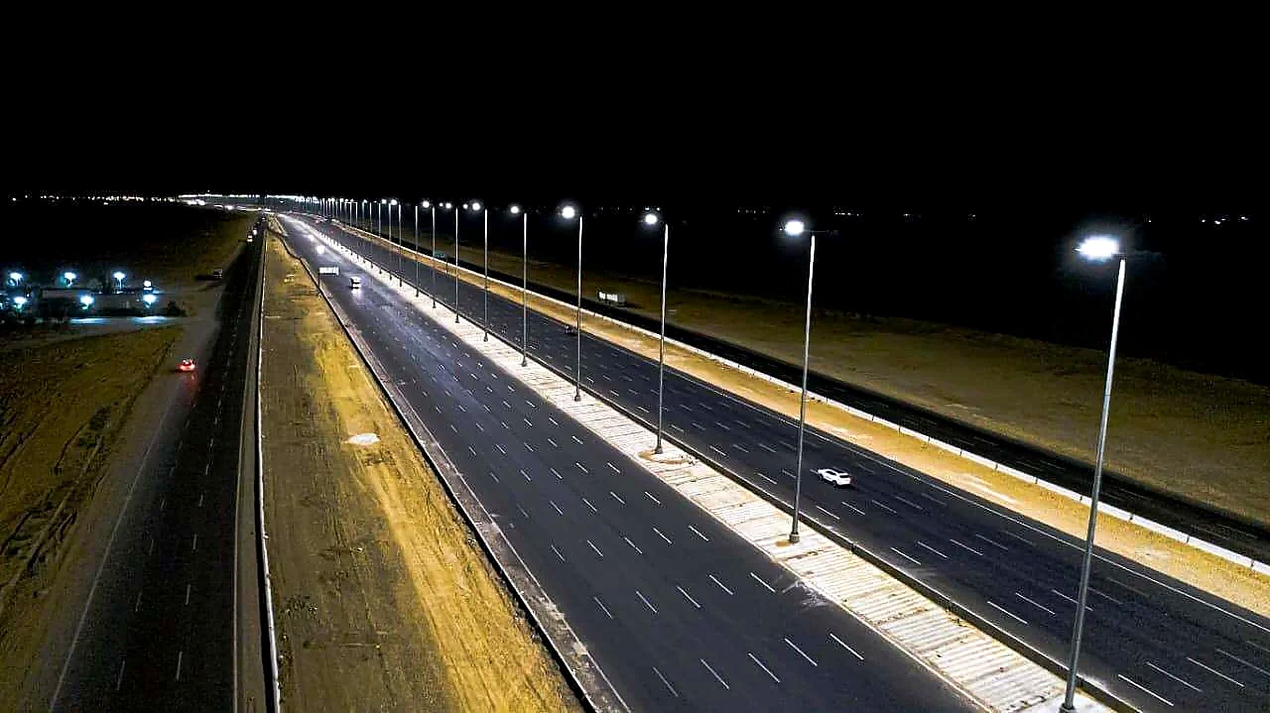 إنارة وتخطيط طريق القاهرة السويس